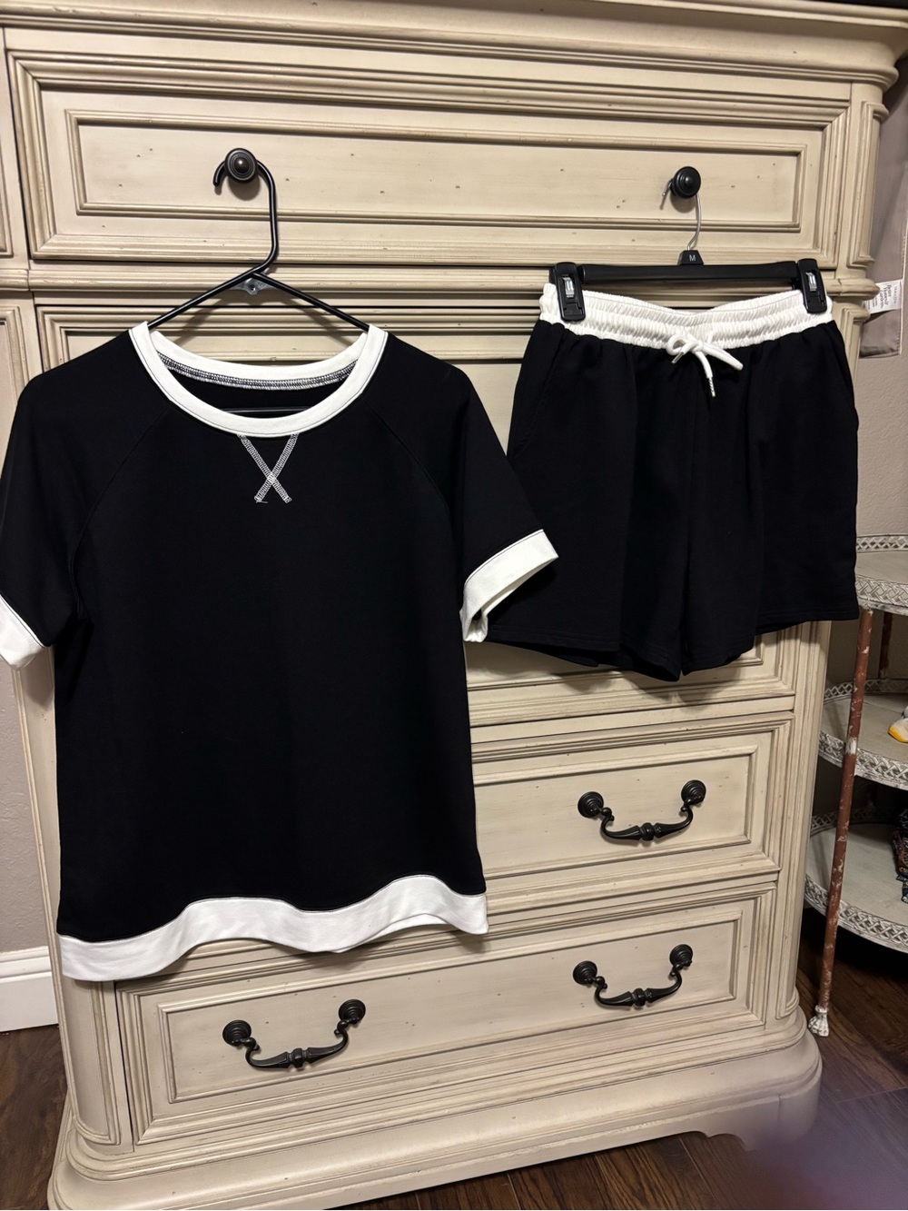 Women's Black & White Contrast Short Sleeve Sweatshirt Set